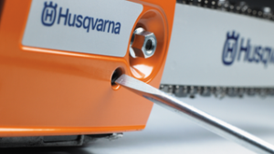 kædestramning på husqvarna motorsav