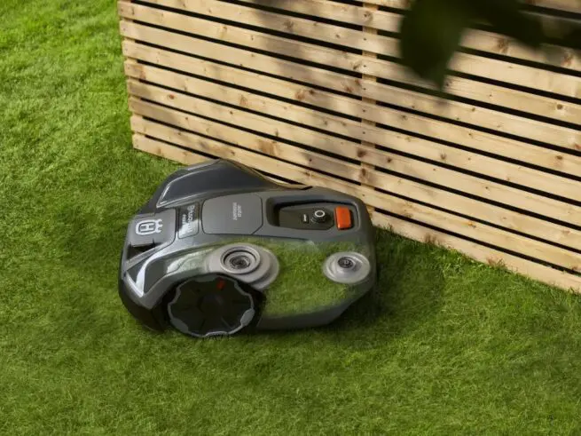 husqvarna automower 410xe nera demonstrerer edcut-funktion