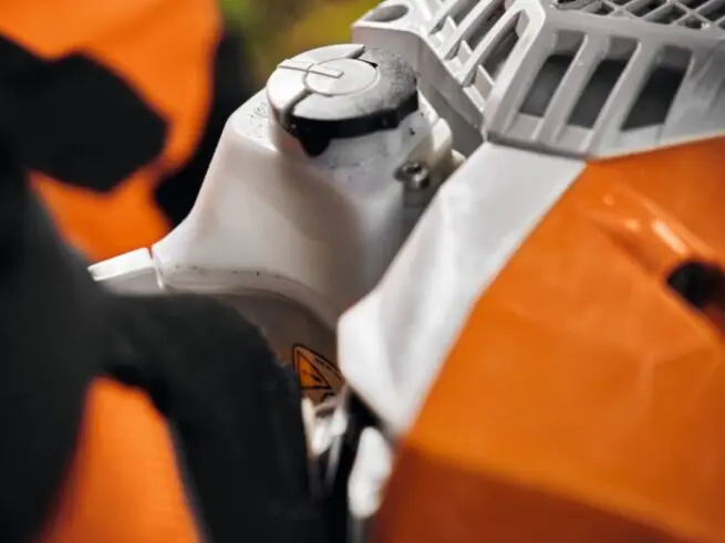olietank på stihl motorsav ms 400 c-m vw