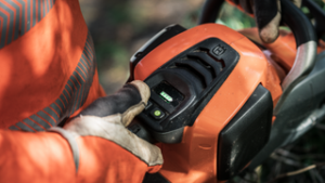 tastatur på husqvarna batterimotorsav