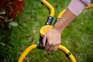 hånd justerer fulcrum-styr