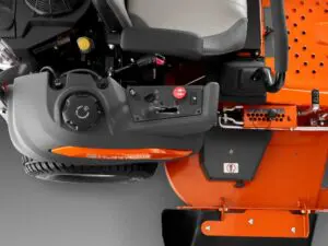 betjeningspanel på zero turn